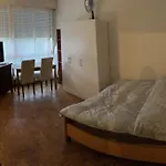 2 Bedroom Flat Near Nations And In The Center