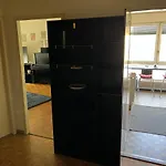 2 Bedroom Flat Near Nations And In The Center